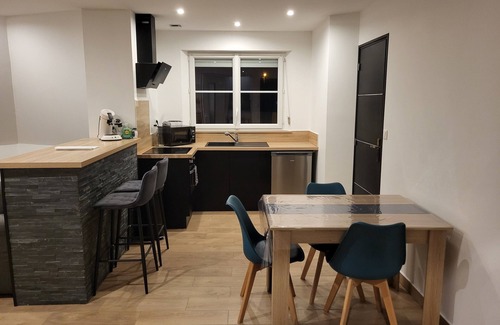 Carentan Apartment | Apartment for 4 people, 5 minutes walk from the station and downtown!