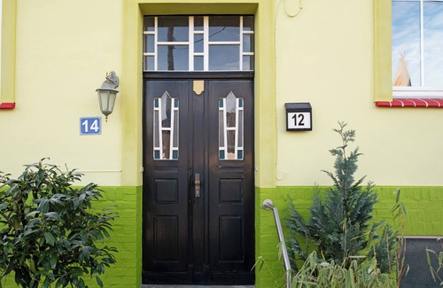 Kenz-Kustrow Apartment | Apartment 'Familienfreundliche' with Private Garden and Wi-Fi
