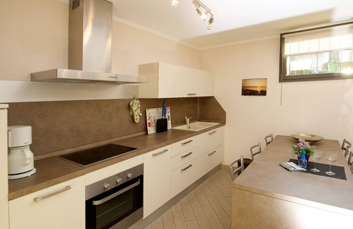 Toscolano Maderno Apartment | Apartment Farfalla with air conditioning, pool 10 x 5 and parking, 250 meters from the lake
