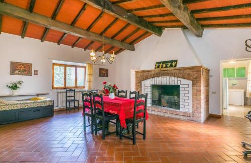 Monteriggioni Apartment | Apartment Fattoria Petraglia - Padronale by Interhome