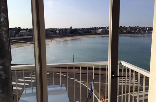 Erquy Apartment | Apartment feet in the water in Erquy breathtaking sea views!