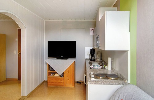 Ochtersum Apartment | Apartment 'Ferienhaus Gerda Wohnung 2' with Private Terrace, Private Garden and Wi-Fi