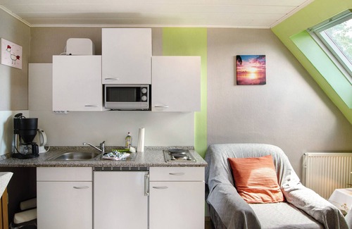 Ochtersum Apartment | Apartment 'Ferienhaus Gerda Wohnung 2' with Private Terrace, Private Garden and Wi-Fi