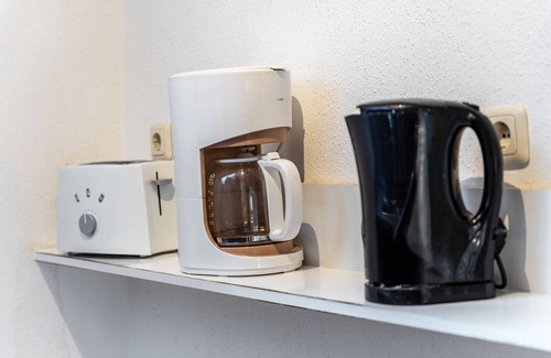 Trollenhagen Apartment | Apartment 'Ferienwohnung Über 2 Etagen' with Private Garden, Balcony and Wi-Fi