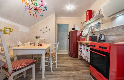 Holzminden Apartment | Apartment 'Ferienwohnung Solling-Lounge' with Shared Garden, Balcony and Wi-Fi