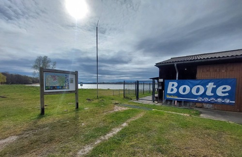 Muhl Rosin Apartment | Apartment 'Ferienwohnung' with Lake View, Shared Terrace and Air Conditioning