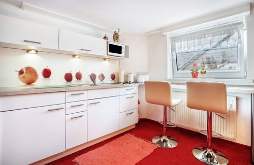 Stralsund Apartment | Apartment 'Ferienwohnung Bleichen 14' with Shared Pool, Shared Garden and Wi-Fi