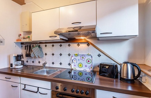 Antfeld Apartment | Apartment 'Ferienwohnung Desmecke' with Private Garden, Balcony and Wi-Fi