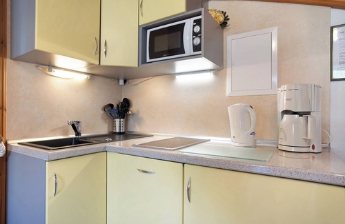Wieck auf dem Darss Apartment | Apartment 'Fewo 32 - Halbinsel Darss - Ostsee' with Private Terrace, Shared Garden and Wi-Fi