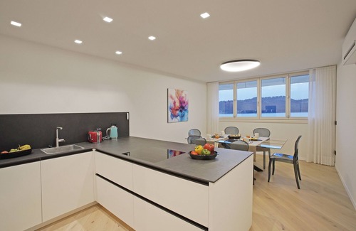 Salo Apartment | Apartment 'Flat 6' with Lake View, Wi-Fi, Air Conditioning with private jacuzzi