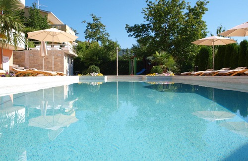 Opric Apartment | Apartment for 2 - 3 persons, swimming pool, internet, satellite TV, air conditioning