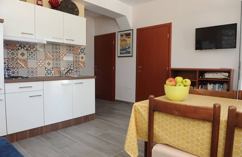 Stasevica Apartment | Apartment for 2-4 persons tastefully renovated . between Split and Dubrovnik
