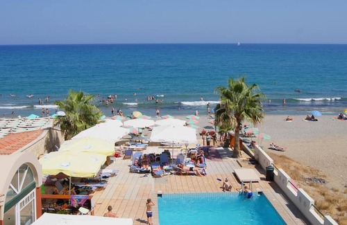 Adelianos Kampos Apartment | Apartment for 3 people with swimming pool near the beach