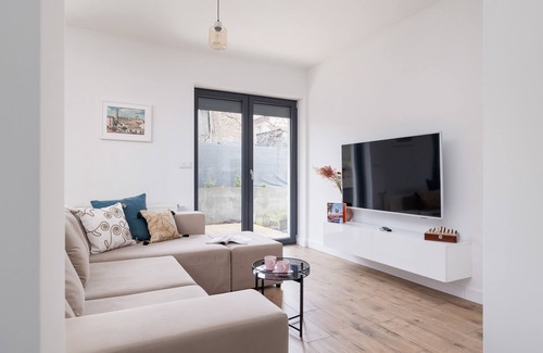 Modlniczka Apartment | Apartment for 4 in Kraków by Renters