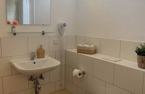 Laubegast Apartment | apartment for 4 people with kitchen & balcony, view of the Elbe & free Wi-Fi