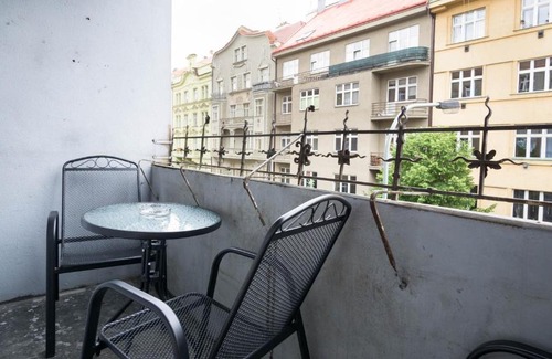 Vysehrad Apartment | Apartment Four Year Seasons - WALKABLE TO CENTRE, METRO AND RIVERSIDE