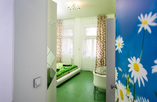 Vysehrad Apartment | Apartment Four Year Seasons - WALKABLE TO CENTRE, METRO AND RIVERSIDE