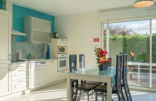 Saint-Simon-de-Bordes Apartment | Apartment 'Le Clos Du Champ De L'Amour - Ile De Ré' with Pool and Air Conditioning