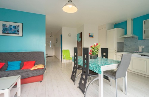 Saint-Simon-de-Bordes Apartment | Apartment 'Le Clos Du Champ De L'Amour - Ile De Ré' with Pool and Air Conditioning