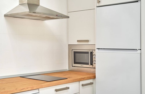 Torrox Costa Apartment | Apartment 'Frontline Vacation Home A86 2' with Sea View, Shared Pool and Wi-Fi