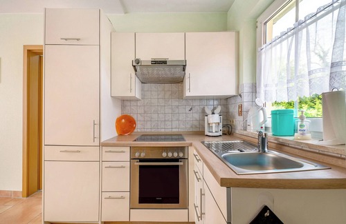 Maring-Noviand Apartment | Apartment 'Gästehaus Mühlenhof - Riesling' with Private Terrace, Private Garden and Wi-Fi