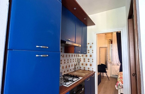 San Benedetto di Lugana Apartment | Apartment 'Grazioso Appartamentino' with Shared Pool, Private Terrace and Wi-Fi