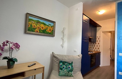 San Benedetto di Lugana Apartment | Apartment 'Grazioso Appartamentino' with Shared Pool, Private Terrace and Wi-Fi