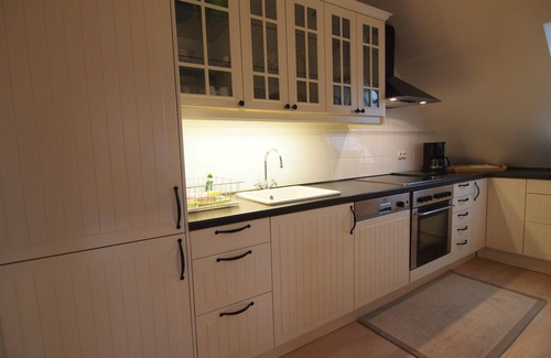 Gingst Apartment | Apartment 'Gut Rattelvitz - Galerie West' with Sea View, Private Terrace and Wi-Fi