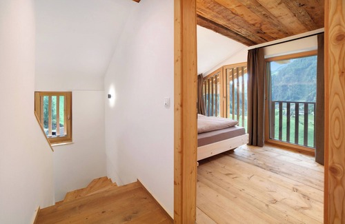 Moso in Passiria Apartment | Apartment 'Herrischner 2' with Mountain View, Private Terrace and Wi-Fi