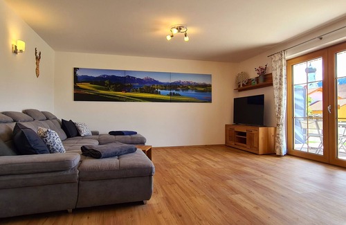 Halblech Apartment | Apartment Hipp No. 2 - 95m² new building on the ground floor with terrace and mountain view in top location