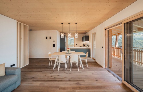 Caines Apartment | Apartment 'Huetterhof Apartement Huetter' with Mountain View, Private Terrace and Wi-Fi