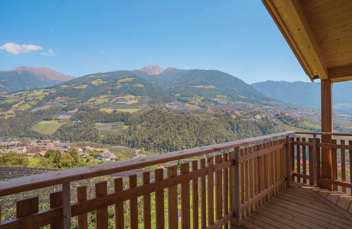 Caines Apartment | Apartment 'Huetterhof Apartement Huetter' with Mountain View, Private Terrace and Wi-Fi