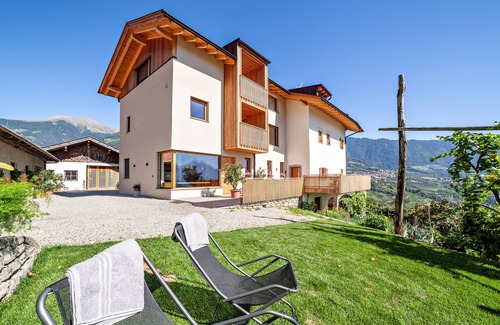 Caines Apartment | Apartment 'Huetterhof Herbischt' with Mountain View, Private Terrace and Wi-Fi