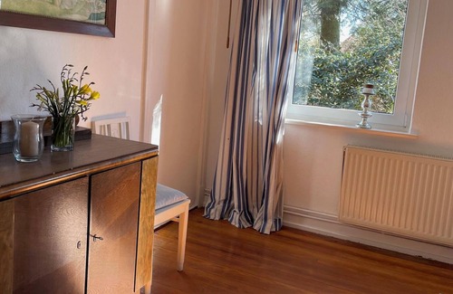 Amt Neuhaus Apartment | Apartment 'Idyllisches Bauernhaus Am See' with Lake View, Private Terrace and Wi-Fi