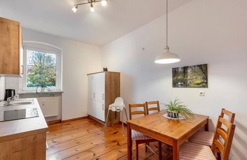 Templin Apartment | Apartment 'Im Herzen Templins Obergeschoss' with Shared Terrace, Shared Garden and Wi-Fi