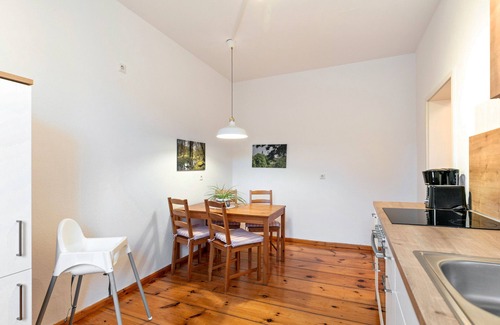 Templin Apartment | Apartment 'Im Herzen Templins Obergeschoss' with Shared Terrace, Shared Garden and Wi-Fi