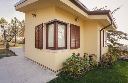 Bardolino Apartment | Apartment in a two-family villa with panoramic views of Lake Garda