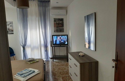 Tuscolano Apartment | apartment in a quiet semi-central area, two steps away from metro line A