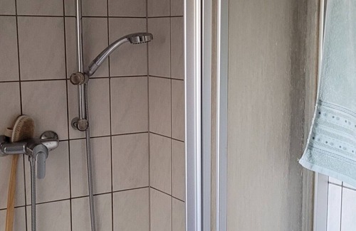 Region Hannover District Apartment | Apartment 'In Alt-Garbsen' with Wi-Fi