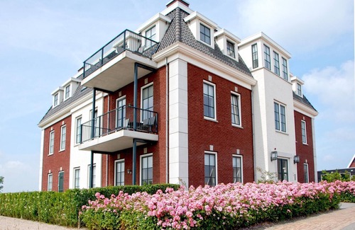 Colijnsplaat Apartment | Apartment in Colijnsplaat with Sauna and Jacuzzi