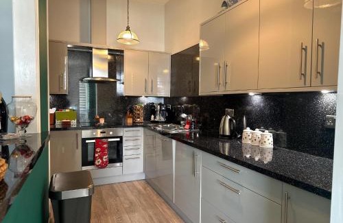 Folkestone Apartment | Apartment in Folkestone near Sandgate Beach