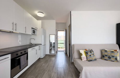 Gava Apartment | Apartment in Gavá with swimming pool