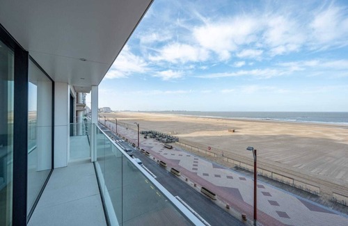 Albertstrand Apartment | Apartment in Knokke with Sea View
