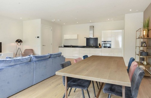 The Hague Center Apartment | Apartment in minimalist style near the city center