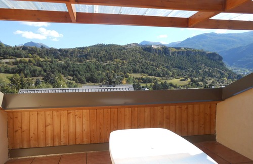 Saint-Crepin Apartment | apartment in mountain house