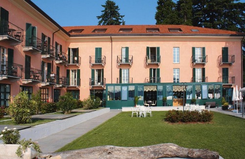 Meina Apartment | Apartment in my own with terrace