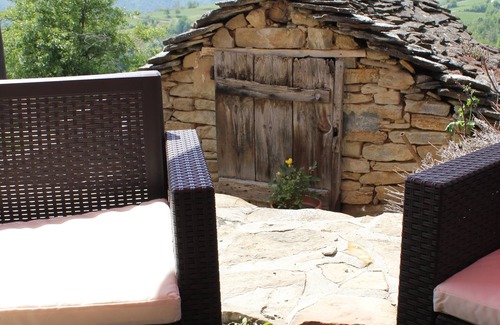 Levice Apartment | Apartment in the Langhe hills, not far from Alba, with stunning views