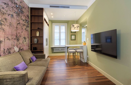 Magenta Apartment | Apartment in the Old Town furnished with passion, silence and design