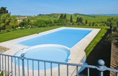 Gambassi Terme Apartment | Apartment in Tuscany with Golf & Pools