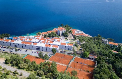 Veli Losinj Apartment | Apartment in Veli Losinj by the Beach